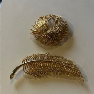 Elegant Gold Brooch Set